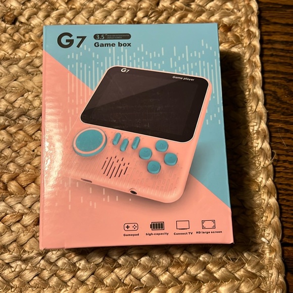 New in box G7 game box 666 games has gamepad color of game box is green - Picture 1 of 16